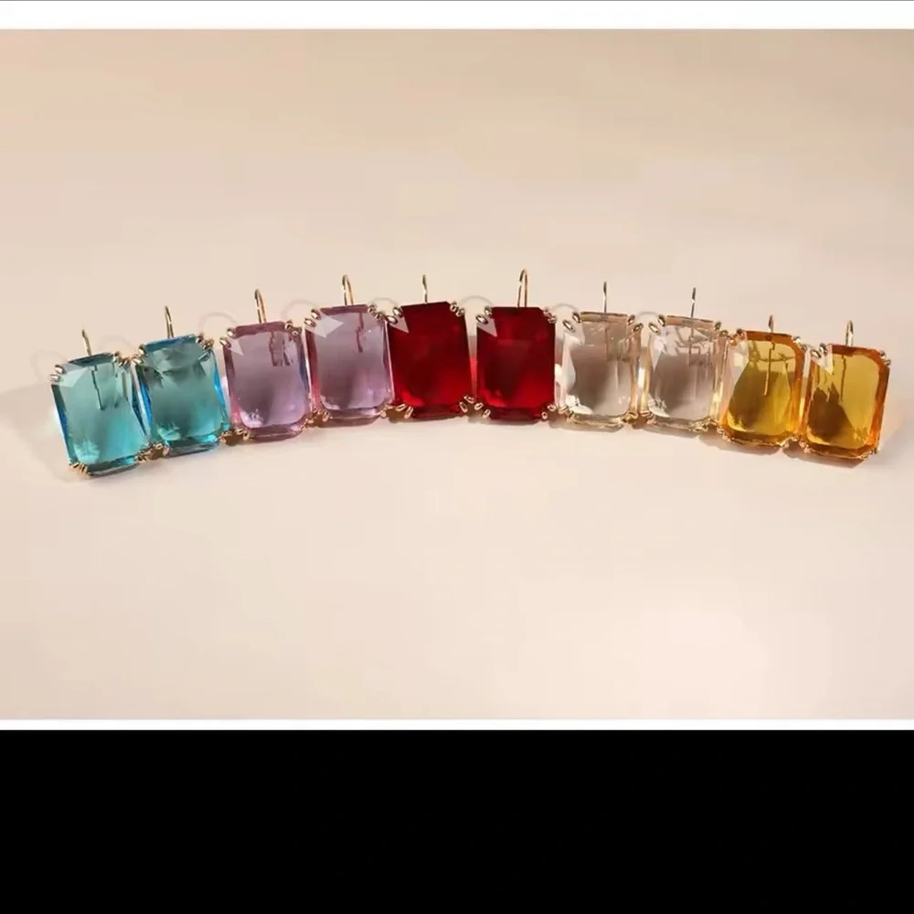 Vintage Champagne Gold Earrings - Picture 10 of 10